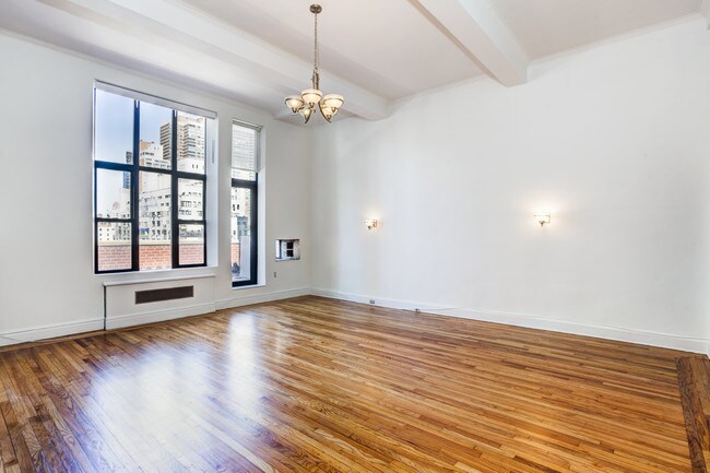 Foto del edificio - 360 E 55th St