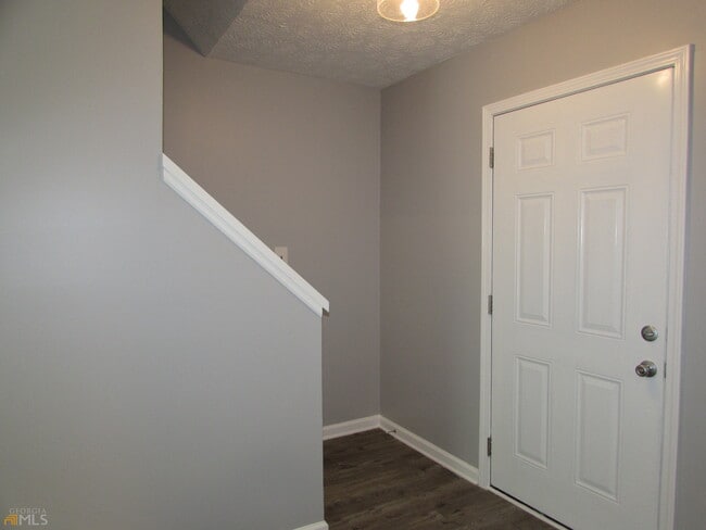 Building Photo - 1102 Overland Hill Trce