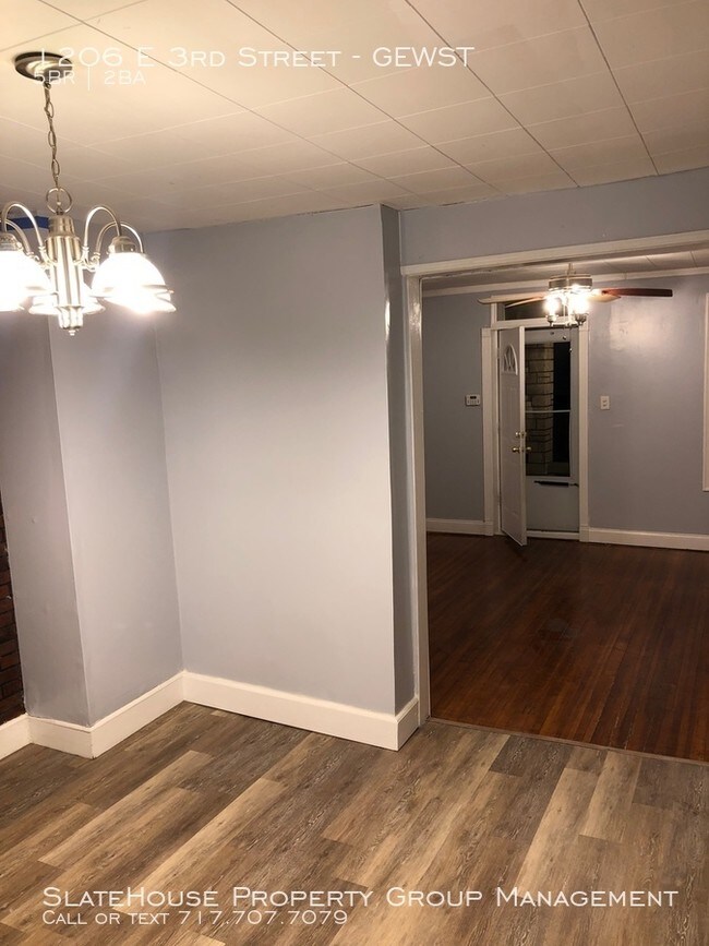 Building Photo - FIVE Bedroom/TWO Bathroom Single Family Home