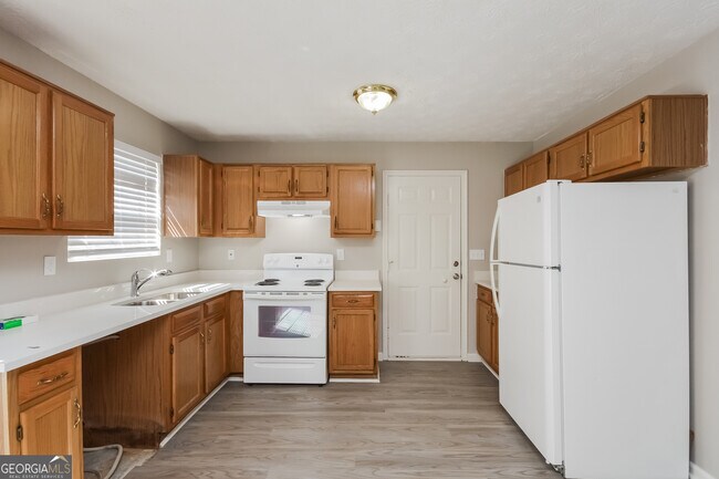 Building Photo - 6481 Alford Way