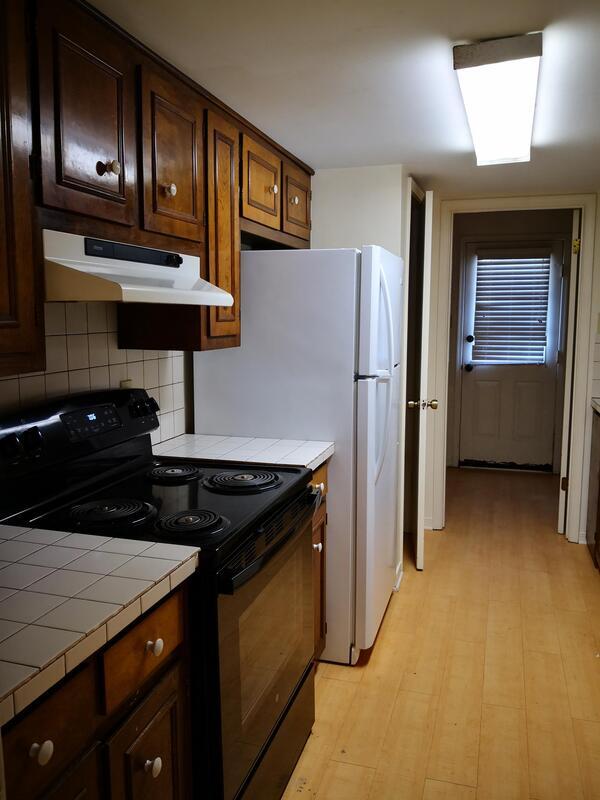 Building Photo - 913 McCay Ave