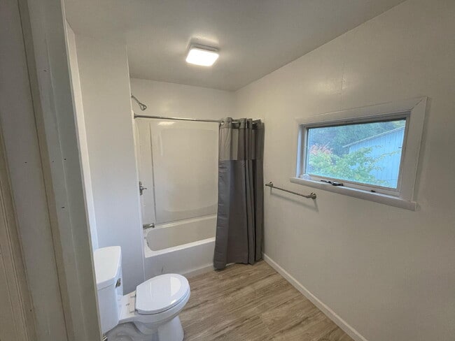 Building Photo - Charming 3-Bed Back House Retreat in Dalma...