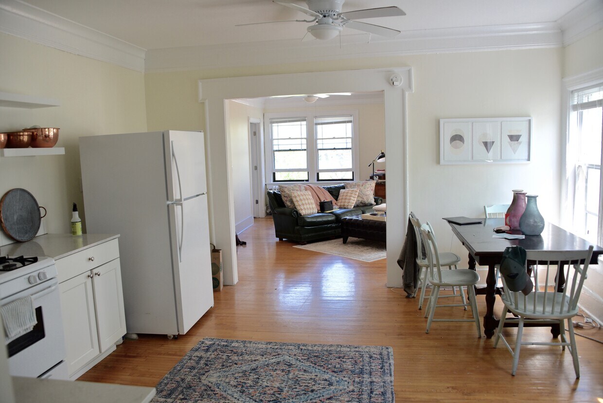 Foto principal - 1920 Emerson Ave S