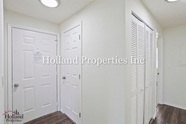 Building Photo - 6685-6687 SW 192nd Ave