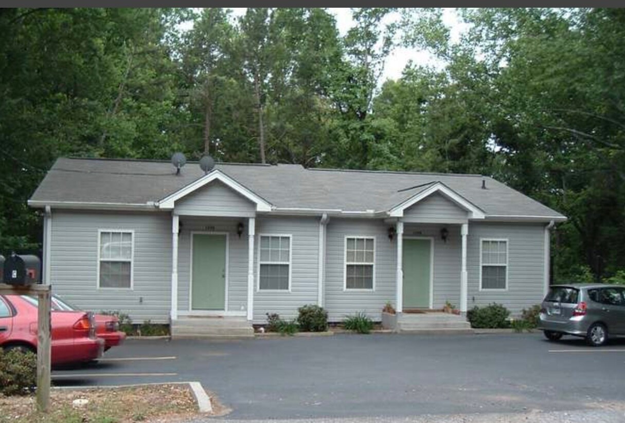 Foto principal - 129 Harrington Ave