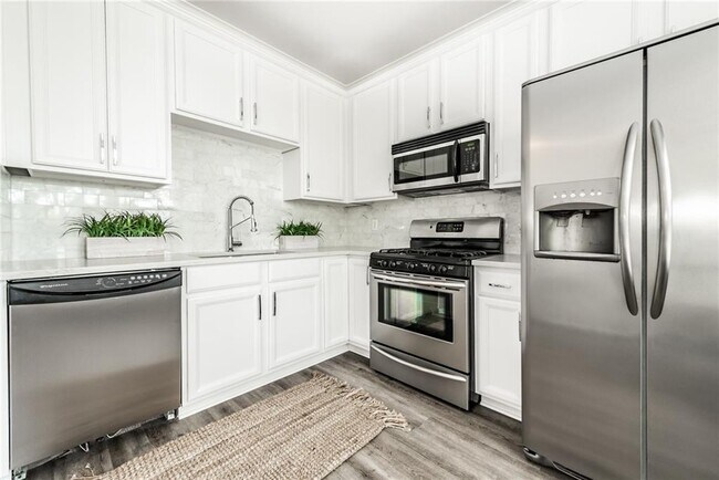 Building Photo - 15340 Mystic Rock Dr
