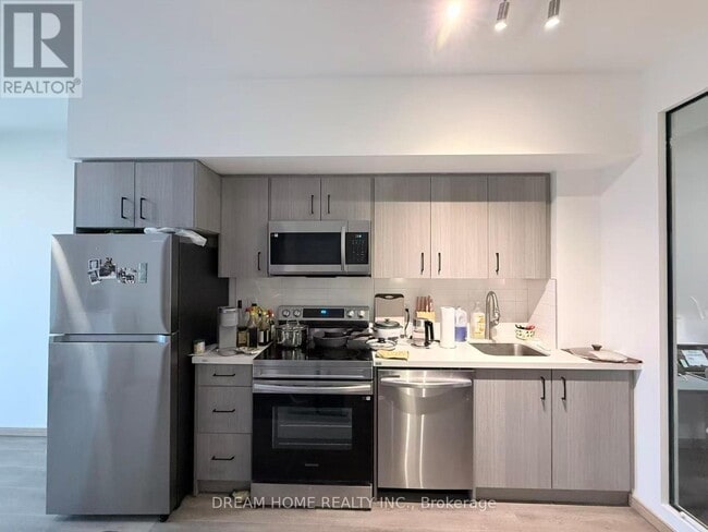 Building Photo - 3429 Sheppard Ave E