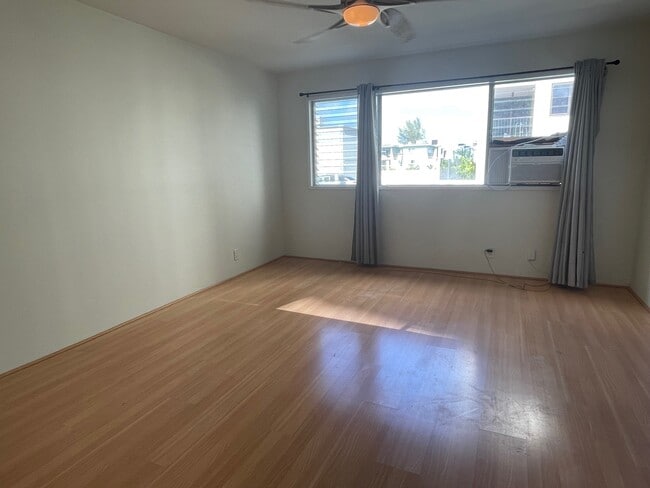Building Photo - 350 Aoloa St