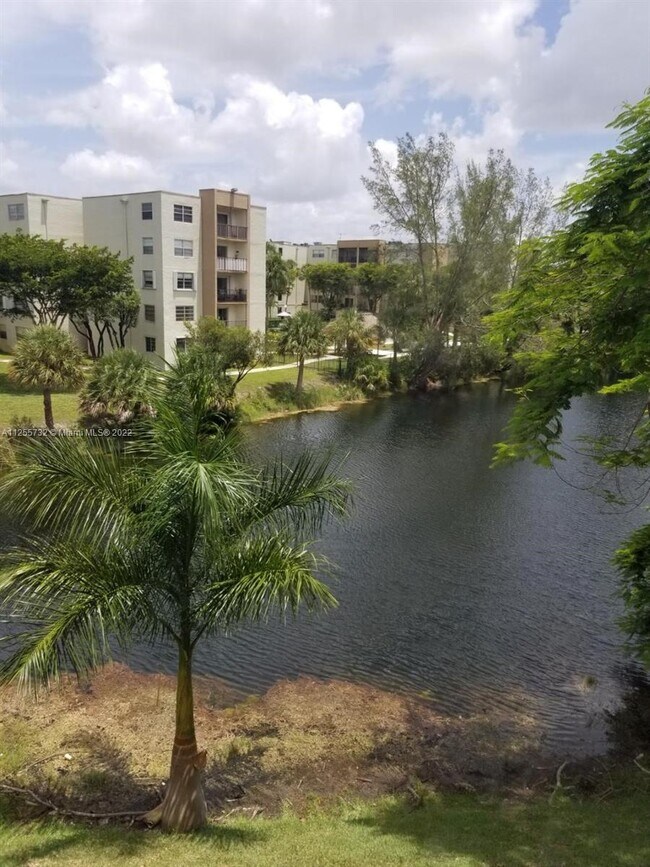 Foto del edificio - 6225 SW Kendale Lakes Cir