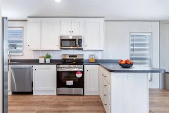 Building Photo - 1800 Oak Grove Rd E