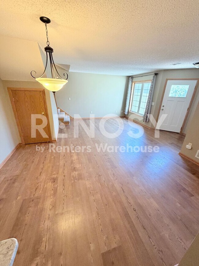 Foto del edificio - 1579 Serenity Ln