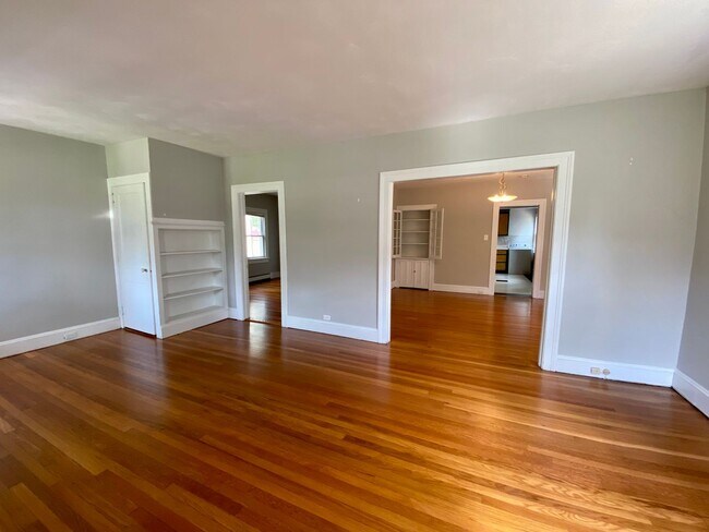 Foto del edificio - 120 Maplewood Ave