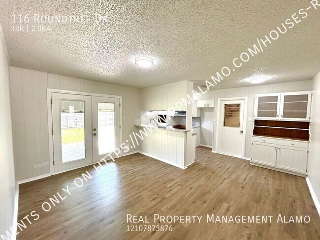 Foto del edificio - 116 Roundtree Dr-