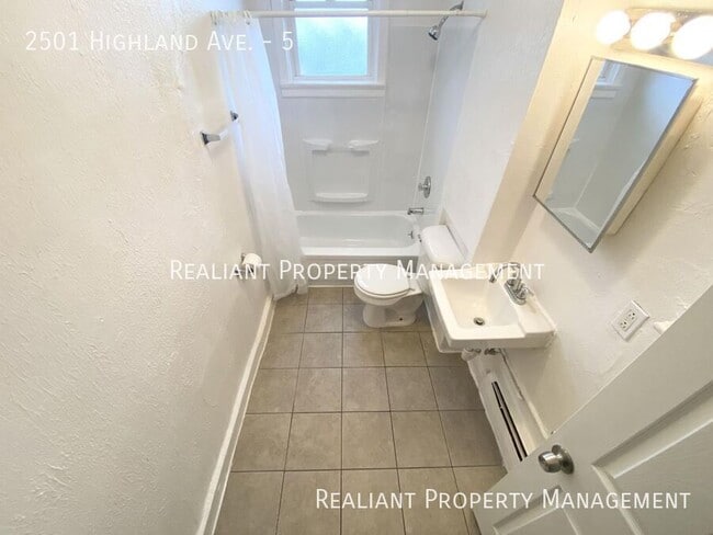 Foto del edificio - 2501 Highland Ave