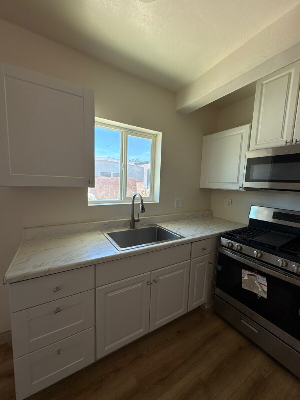Building Photo - 1051 W Ave J14