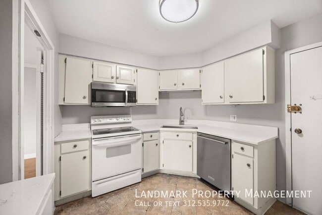 Building Photo - 6033 N Sheridan-Unit 35D