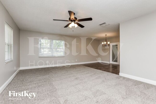 Building Photo - 5321 Hillside Dr