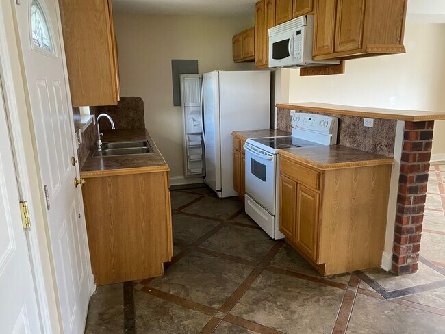 Building Photo - 12258 Meaghans Loop