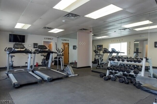 Foto del edificio - 2467 NJ-10