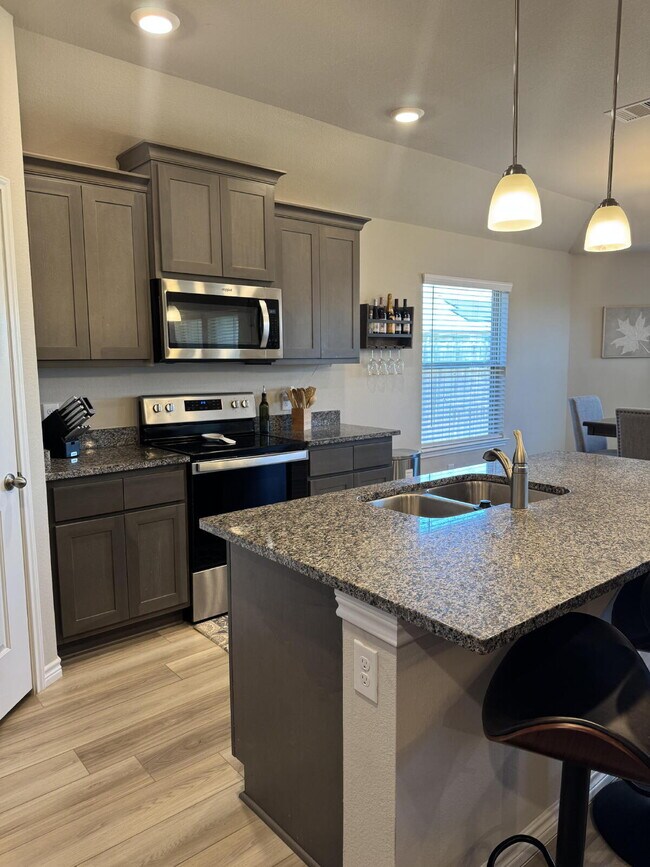 Foto del edificio - "Charming 3-Bed, 2-Bath Home in Bryan, TX!"