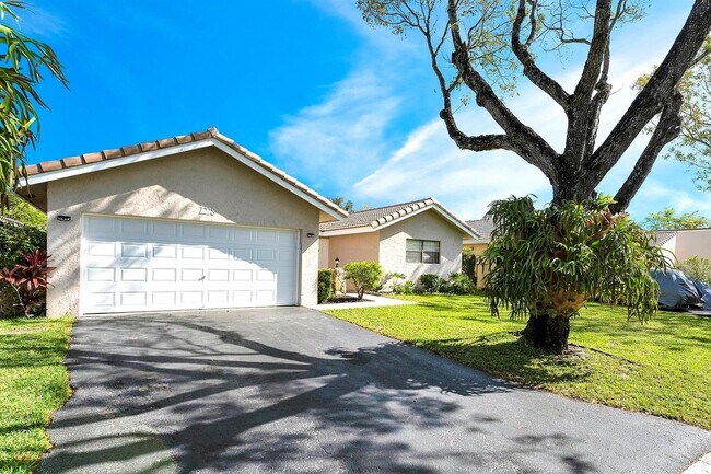 Building Photo - 1228 Spring Cir Dr