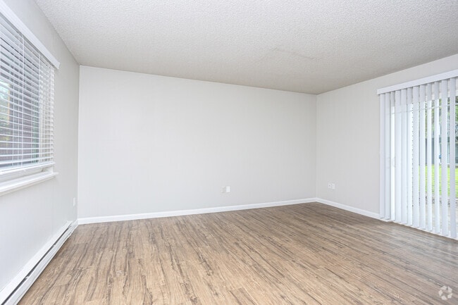 2BR, 1BA - 975SF - Madison at River's Edge Apartments