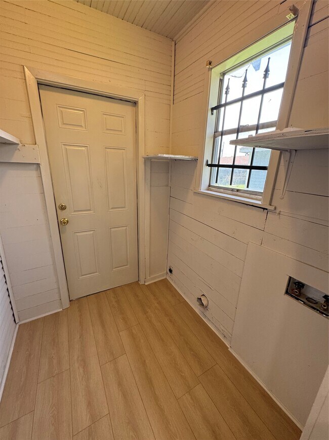 Foto del edificio - 3428 Reeves St