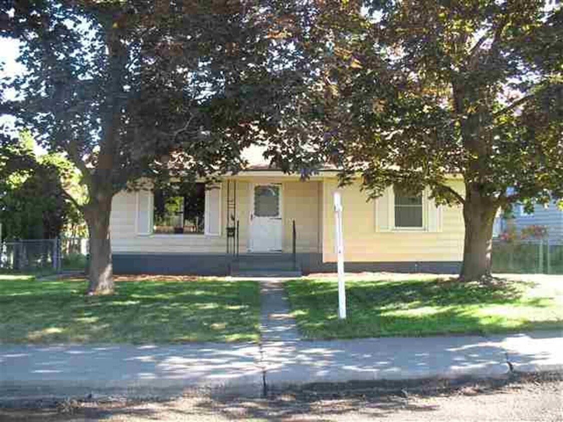 Primary Photo - 4 Bedroom Shadle Rancher