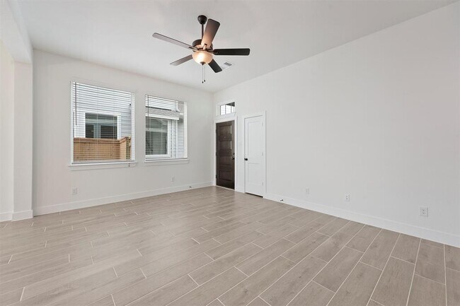 Building Photo - 21118 Medina River Dr