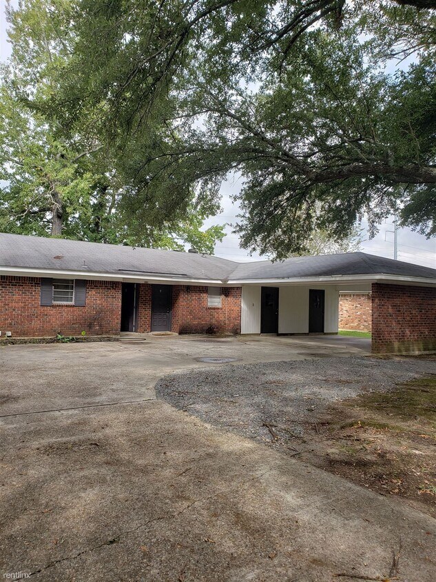Foto principal - 2 br, 1 bath Duplex - 301B Woodlawn Dr