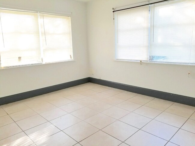 Foto del edificio - 331 51st St Ct W