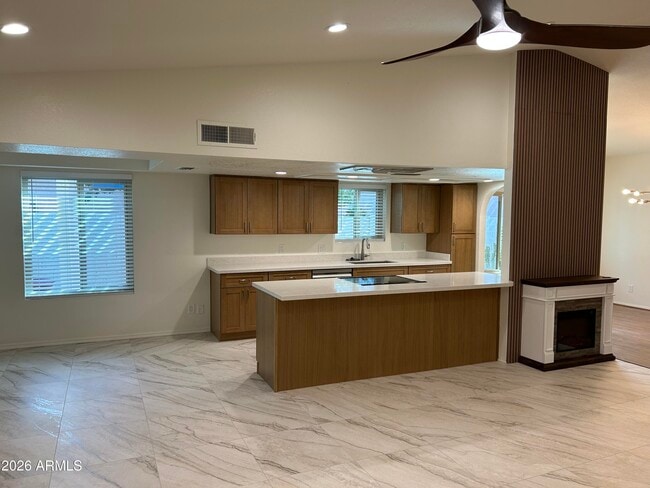 Foto del edificio - 5608 W Lupine Ave