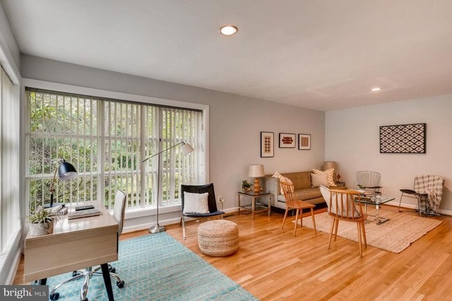 Building Photo - 5724 Greenspring Ave