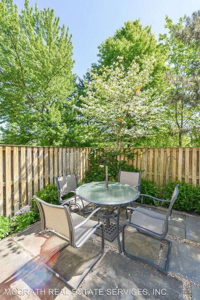 Foto del edificio - 44056 Aberdeen Ter