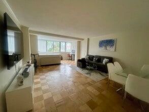 Building Photo - 6 Whittier Pl