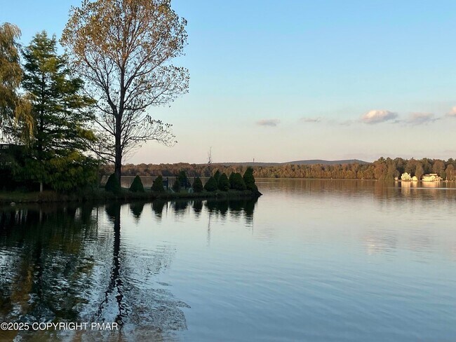 Foto del edificio - 180 Penn Forest Trail