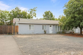 Building Photo - 1695 Ruth St