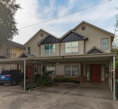 Building Photo - 7814 Gladstone St