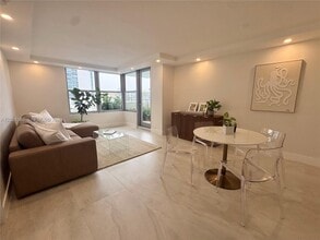 Building Photo - 2899 Collins Ave