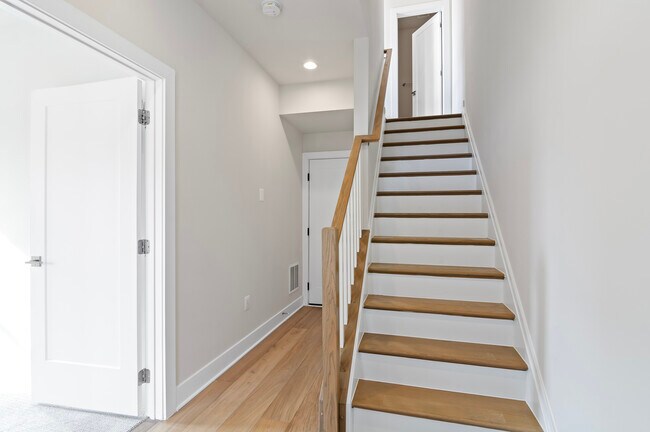Foto del edificio - 23149 Dunlop Heights Ter