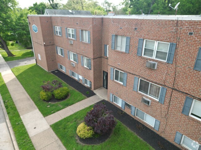 Building Photo - Weymouth Court Apartments