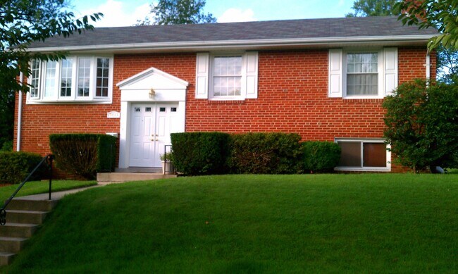 Building Photo - 9013 3rd Ave