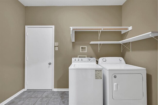 Foto del edificio - 51 Stone Creek Pl