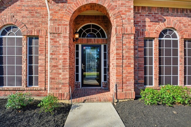 Foto del edificio - 18915 Rustling Ridge Dr