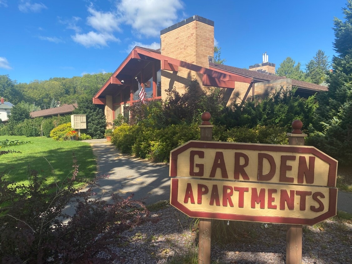 Primary Photo - Garden Apartments