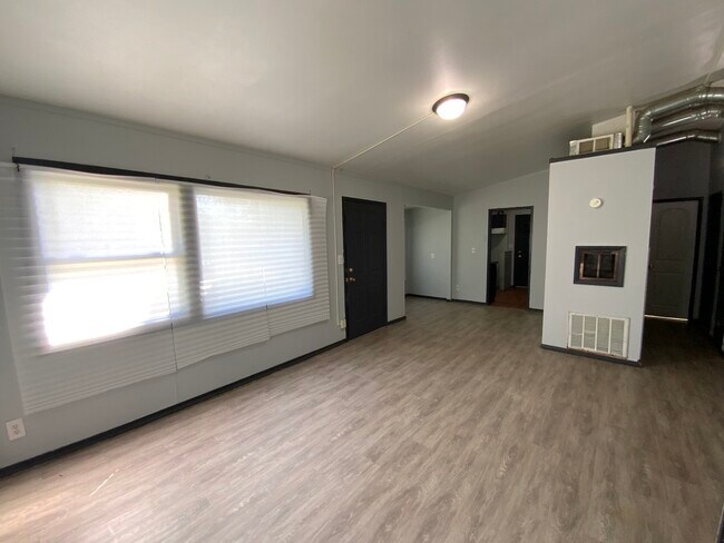 Foto del edificio - 411 N Beard St