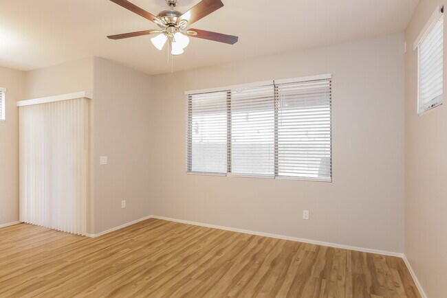 Foto del edificio - 21808 N 40th Pl