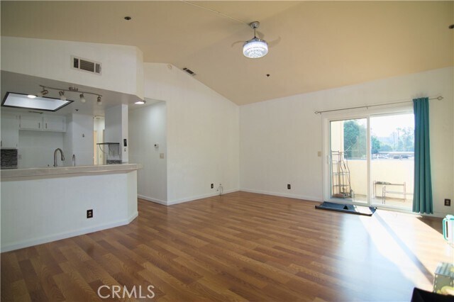 Building Photo - 450 Anderwood Ct
