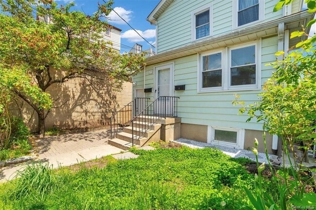 Building Photo - 25 5th St