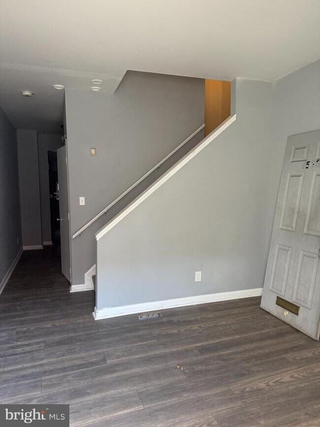 Foto del edificio - 152X Argyle Ave